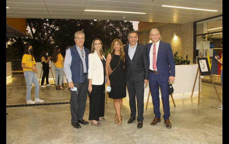 Carlos González Lozano, Ivette Iberri y Elena Bueno