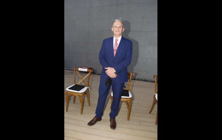 Mr. David Charles McGrath GENTE BIEN JALISCO/ESMERALDA ESCAMILLA