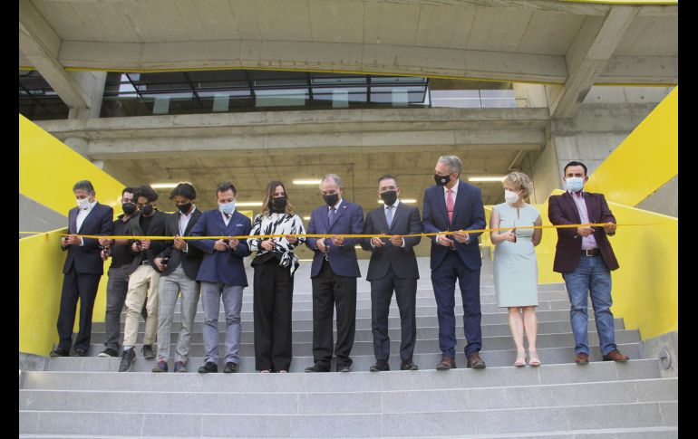 Corte de listón GENTE BIEN JALISCO/ESMERALDA ESCAMILLA