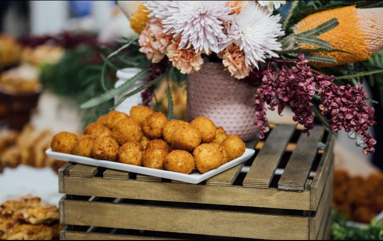 Hoy prepara unas albóndigas de papa. ESPECIAL/Photo by Frank Zhang on Unsplash.