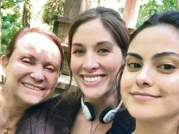 Equipo femenino. Adriana Barraza, Sara Seligman y Camila Mendes, durante el rodaje de esta cinta. Cortesía