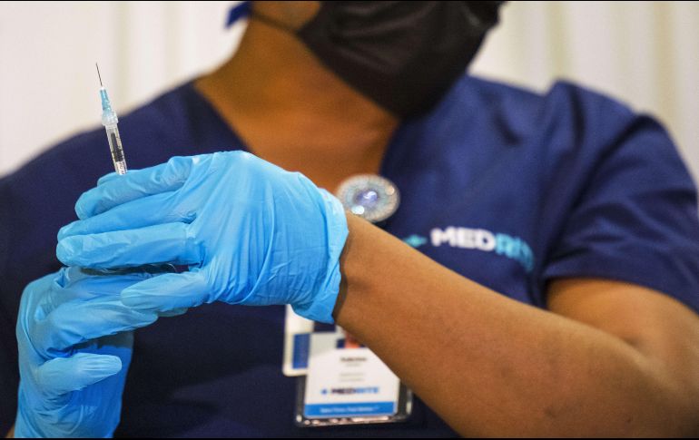 Casi 75% de la población francesa está plenamente vacunada, incluyendo 88% de los adultos. AFP/M. Santiago