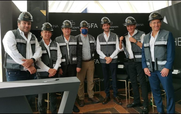 De izquierda a derecha, Jaime Fasja, Pablo Lemus, Xavier Orendain, Marcos Fasja, Juan José Frangie y Jimmy Arakanji en el evento. CORTESÍA