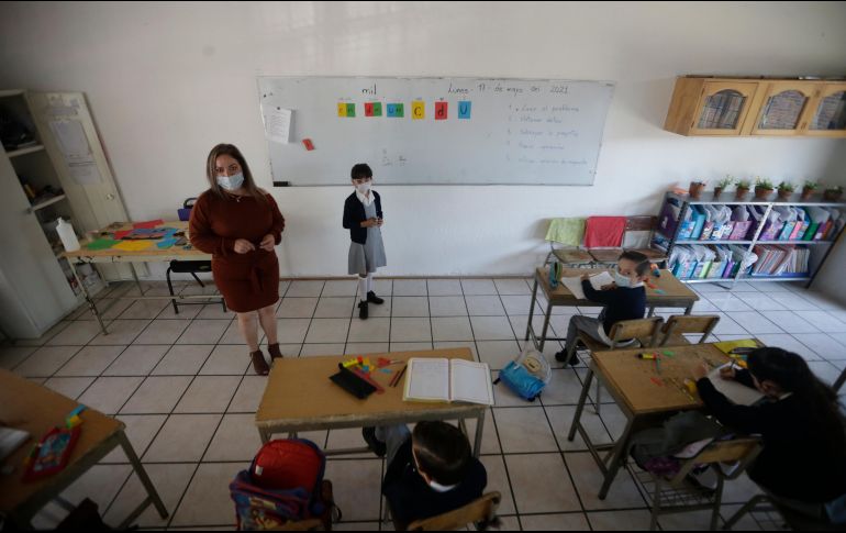 La pandemia y el cierre de la economía empeoró las condiciones de aprendizaje para los niños y jóvenes que son el capital humano de la economía. EL INFORMADOR/Archivo