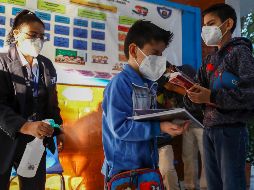 AMLO destaca que a dos meses de que se reiniciaron paulatinamente las clases presenciales, no se ha registrado ningún problema grave de salud por la pandemia de coronavirus. SUN / ARCHIVO