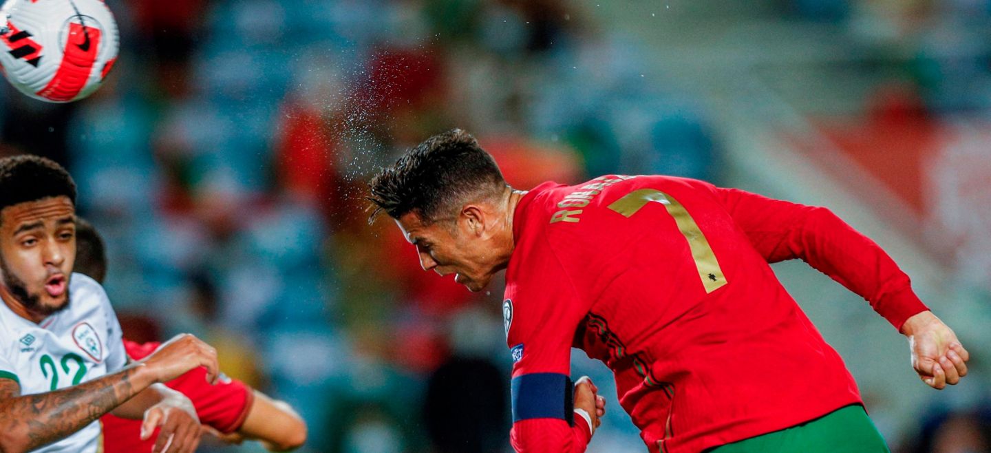 Portugal, con Cristiano Ronaldo intentando participar en su quinta Copa del Mundo, recibe a Serbia, líder del grupo. Portugal se encuentra un punto detrás, pero el jueves enfrenta a Irlanda. EFE/ARCHIVO