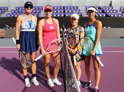 Aoyama y Shibahara (DERECHA) conquistaron así sin mayor problema la primera victoria del torneo en la modalidad de dobles para tomar la delantera en el Grupo Tenochtitlan. AFP/M. STOCKMAN