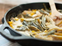 La receta de hoy es rajas con elote. ISTOCK.