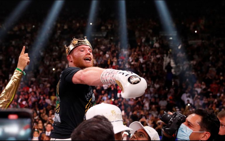 El campeón ha presumido en redes sociales su amistad con exponentes del reggateón, aunque demuestra que ese género no es precisamente su favorito. EFE / ARCHIVO