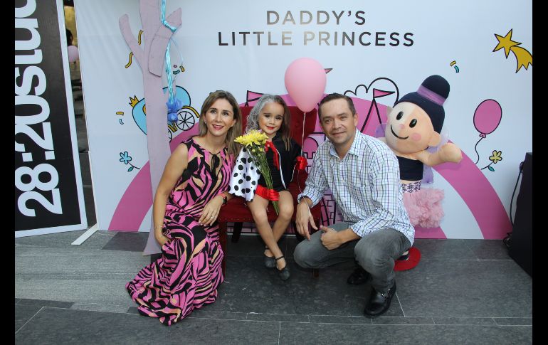 Nuria Alcobe, Amaya y Javier Arana. GENTE BIEN JALISCO/ESMERALDA ESCAMILLA