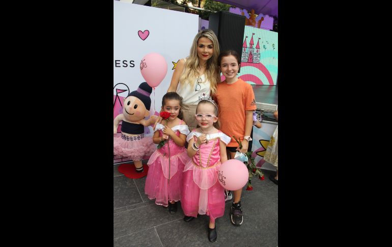 Luisa Lomelí, María, Emilia e Inès Valdez. GENTE BIEN JALISCO/ESMERALDA ESCAMILLA