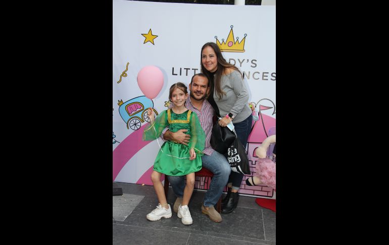 Michelle Bazua, Jaime Bazùa y Monica de  Bazùa. GENTE BIEN JALISCO/ESMERALDA ESCAMILLA