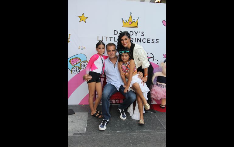 Triana, Miguel, Laia Granada y Ana Laura Orozco. GENTE BIEN JALISCO/ESMERALDA ESCAMILLA