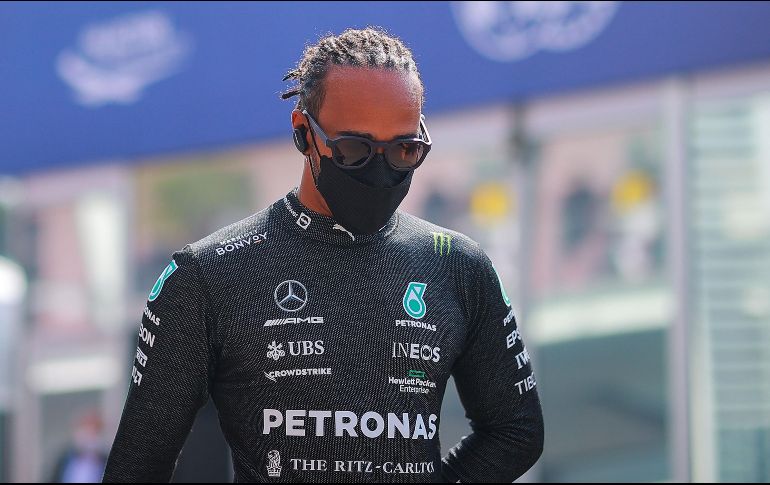 ¿Resignado? Diecinueve puntos por debajo de Verstappen, Hamilton, de 36 años, insistió en que la prioridad del equipo es ganar el título de constructores. IMAGO7