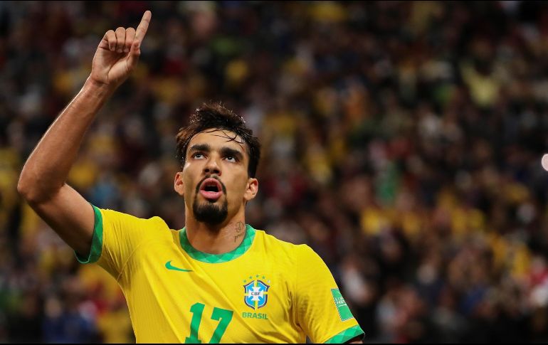 El volante del Olympique de Lyon marcó el tanto que selló el boleto de la “Canarinha” rumbo al Mundial del siguiente año. EFE/S. Moreira