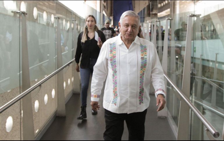 AMLO, quien ha intentado sin éxito vender el avión presidencial, revela que es 