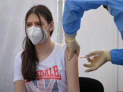 La jefa de la célula técnica anticovid en la OMS dijo que el aumento de casos en Europa era predecible, esto debido a la falta de restricciones sumado a una tasa baja de vacunación.   AP / ARCHIVO