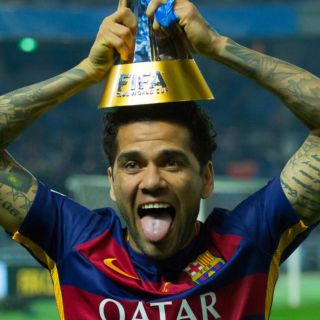 ¡Oficial! Dani Alves regresa al Barcelona