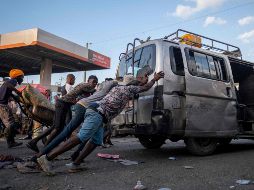El G9 bloquea la distribución de combustible desde septiembre. AFP/R. Arduengo