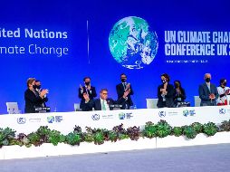 Con 24 horas de retraso sobre la agenda, la COP26 aprobó un texto que abre el paso a consultas formales para crear fondos de financiación. EFE/R. Perry