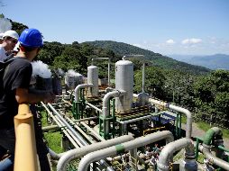 Planta de energía geotérmica ubicada en la localidad de Berlín, del oriental departamento de Usulután. EFE/R. Sura