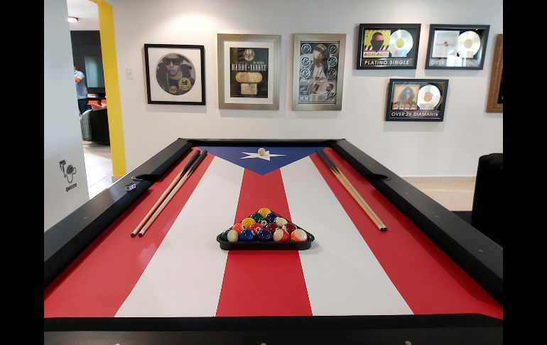 La mansión del puertorriqueño cuenta con un impresionante billar. EFE / M. VILLÉN
