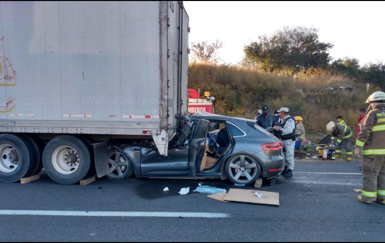 Los hechos ocurrieron alrededor de las 7:00 horas en el kilómetro 113 de la Carretera Lagos de Moreno - San Juan de los Lagos. ESPECIAL / Protección Civil Jalisco