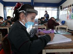 A partir de hoy, las escuelas de Jalisco podrán recibir al 100 por ciento de los estudiantes de educación básica y media superior para tomar clases presenciales de lunes a viernes. EL INFORMADOR / A. Camacho