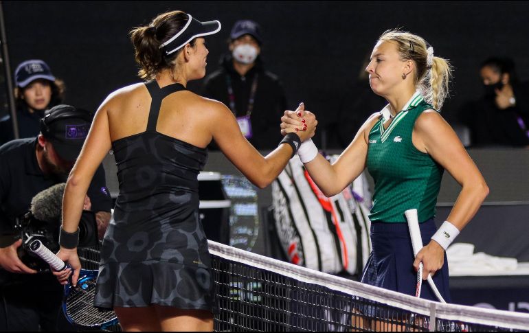 ALTO VOLTAJE. Garbiñe Muguruza y Anett Kontaveit se vieron las caras en la fase de grupos y ahora se medirán en la final. IMAGO7