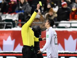 El delantero del Napoli vio el cartón preventivo apenas a los 15 minutos del partido que se jugó en el Commonwealth Stadium de Edmonton. IMAGO7