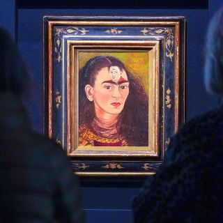 Subastan autorretrato de Frida Kahlo en EU; rompen récord de venta