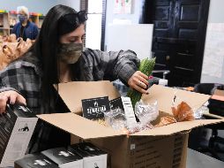 Por sector, el dinamismo provino del comercio, con 33 mil 830 nuevas altas en el IMSS; le siguieron industria de la construcción, transportes y comunicaciones. AP/D. Steinberg