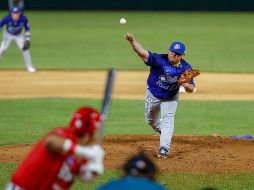 Javier Solano lució dominante al lanzar siete entradas completas en las que ponchó a dos y permitió seis hits y tres carreras. TWITTER/charrosbeisbol
