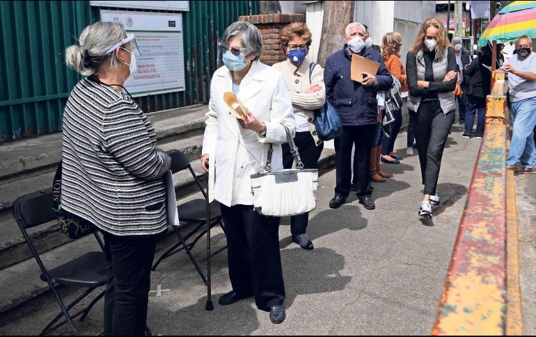 Una vez que ya hayas tramitado y recibido tu pensión del Bienestar hay algunos lugares en donde puedes retirar el dinero. SUN / ARCHIVO