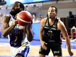 Los periodos tres y cuatro fueron totalmente regiomontanos, con ventajas amplias que a la postre le dieron la victoria final a los norteños acumulando 90 puntos. TWITTER/@AstrosJalisco