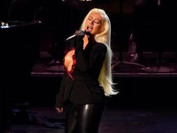 Otra gran hazaña fue la aparición de Christina Aguilera durante la gala, la estrella americana está de regreso en el mercado latino, además interpretó su nuevo tema “Somos nada”, en exclusiva para la premiación. AP/C. PIZZELLO