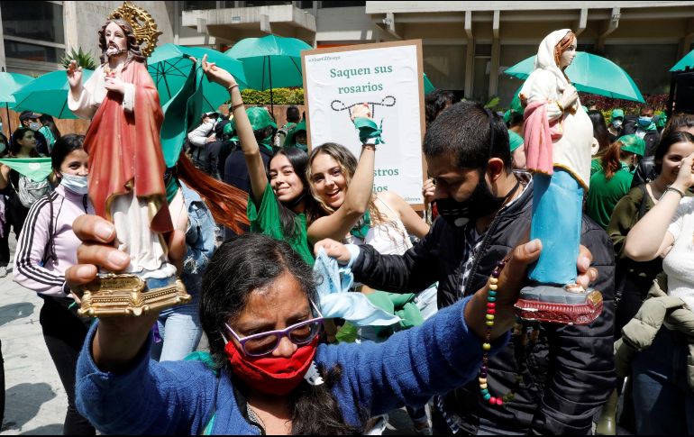 En Colombia el aborto es legal en casos de violación, malformación del feto con riesgo para su supervivencia o si la vida de la madre está en peligro; sin esas particularidades es penado hasta con 54 meses de cárcel. EFE/C. Ortega