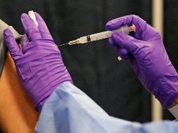 Este anuncio se da en un momento en el que los contagios vuelven a aumentar en Estados Unidos, con una media de 85 mil nuevos casos de COVID-19 cada día, y unas mil muertes diarias. AP / M. Stone