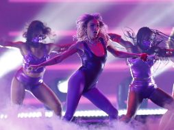 La cantante mexicana, Danna Paola, interpretó la canción “Calla Tú” en los Latin Grammy 2021. EFE / ARCHIVO