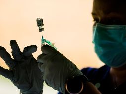 Las dosis que se aplicarán a los niños tendrán un tamaño reducido y contendrán solo un tercio de la cantidad de las que se aplican para adultos. AP / ARCHIVO