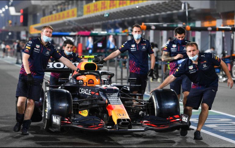 El tapatío, quien ya ha corrido en la pista a diferencia de los otros pilotos de F1, no tiente tener ventaja para este fin de semana. EFE / N. Thekkayil