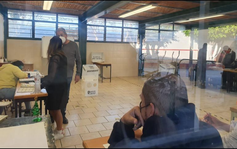 En la escuela primaria Lázaro Cardenas, ubicada en la calle Capulín, en Las Huertas, abrieron a las 8:30 de la mañana. EL INFORMADOR