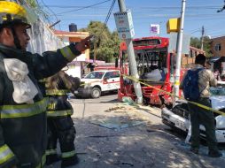 Aparentemente uno de los conductores se pasó la luz del semáforo cuando estaba todavía en rojo. ESPECIAL /