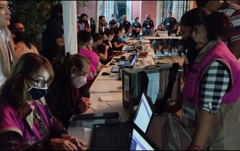 Se procederá a comenzar el escrutinio y cómputo de las boletas para su posterior traslado al consejo municipal de Tlaquepaque, a fin de que los sufragios sean contabilizados. TWITTER/@iepcjalisco