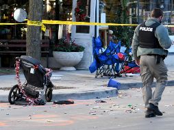 Un investigador trabaja este lunes en el sitio del atropello en la ciudad de Waukesha, estado de Wisconsin.Xinhua/ZUMAPRESS/M. Hertzberg