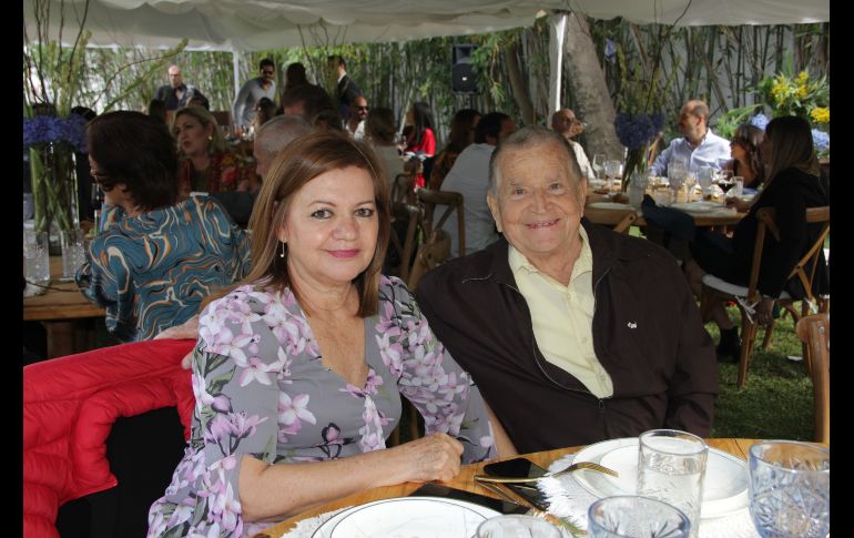 Lilia de Ascencio y Gustavo Ascencio. GENTE BIEN JALISCO/ESMERALDA ESCAMILLA