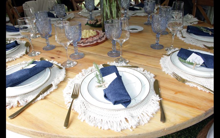 Mesas. GENTE BIEN JALICO/ESMERALDA ESCAMILLA