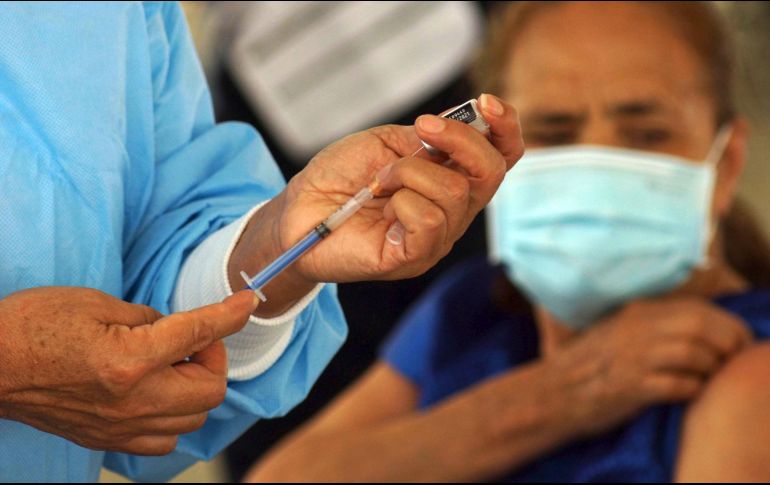 AMLO indica que ya se ha inmunizado al 85% de la población objetivo y el plan nacional de vacunación contempla llegar a más del 90%. SUN / ARCHIVO