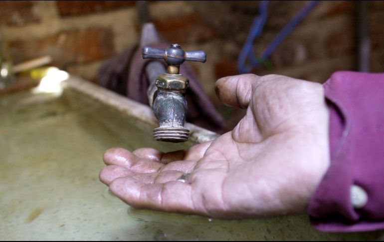 El Ayuntamiento zapopano aseguró que exigirá que las colonias del municipio cuenten con abasto de agua. EL INFORMADOR/ARCHIVO
