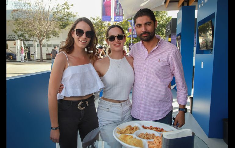 Alexis Papatheodoro,Mónica Papatheodoro, Marisa Porras y Mario Porras. GENTE BIEN JALISCO/TONY MARTÍNEZ
